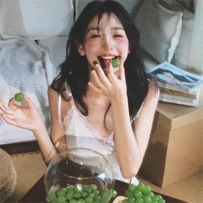 赤裸的美奈子